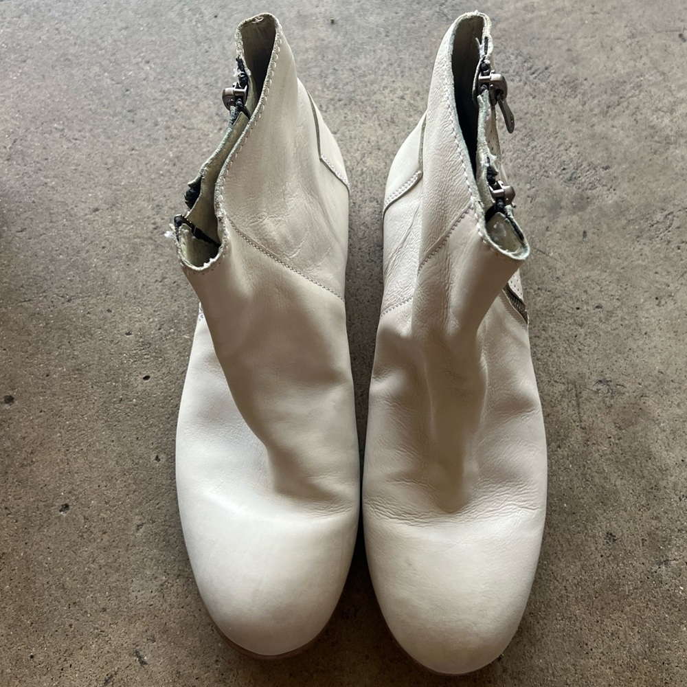 Vero Cuoio OXS Womenโs Cream Gray Leather Ankle Booties Sz 6.5